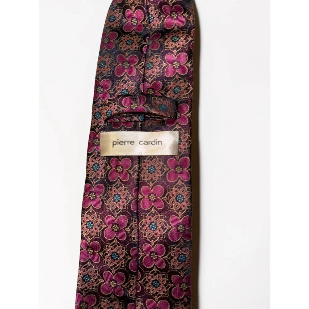Pierre Cardin Mens Floral Medallion Silk Feel Burgundy Purple Jacquard Necktie